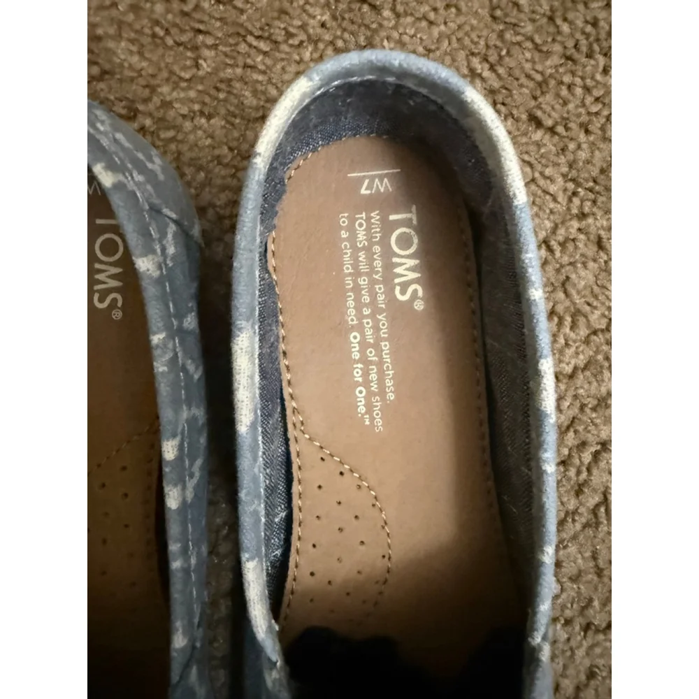 Women's TOMS Blue White Ikat Pattern Espadrille Slip-On Shoes US 7
